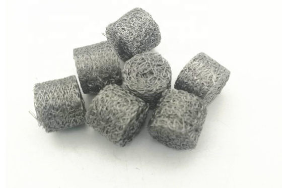 Wire Mesh Rajutan Terkompresi 20*60mm Fleksibel Memberikan Filtrasi Yang Sangat Baik dan Stabilitas Struktural dalam Aplikasi Industri